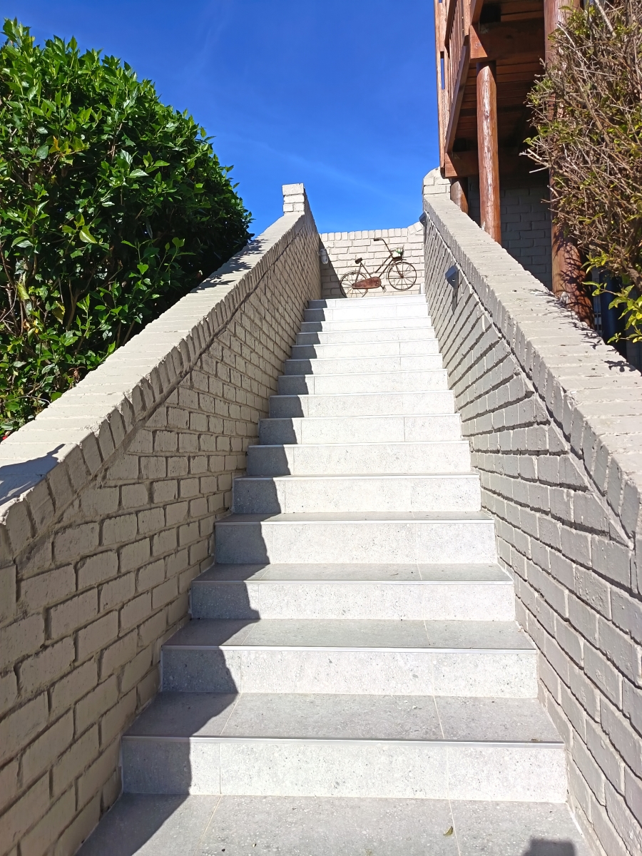 4 Bedroom Property for Sale in Wavecrest Eastern Cape